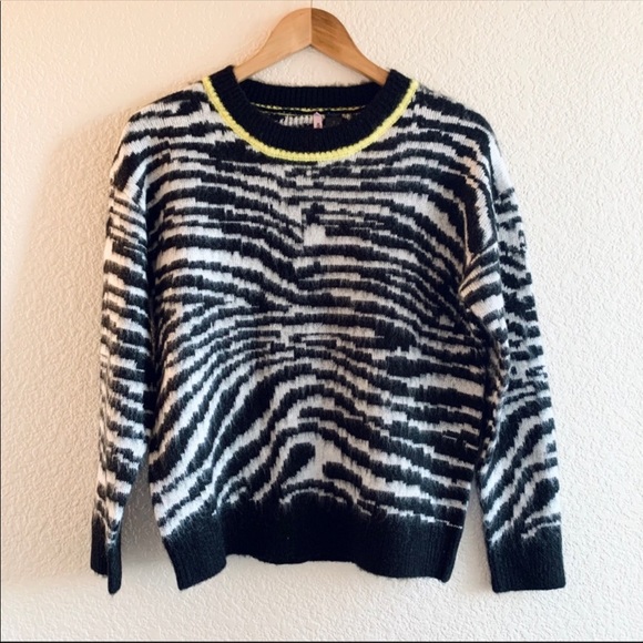 Love by design sweater worn once. - Picture 1 of 2